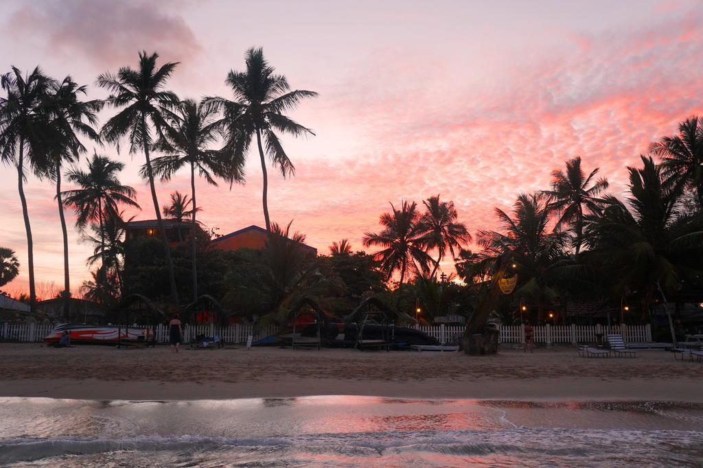 Little White House Otel Trincomalee Dış mekan fotoğraf