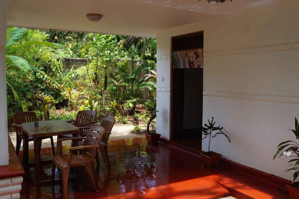 Little White House Otel Trincomalee Dış mekan fotoğraf