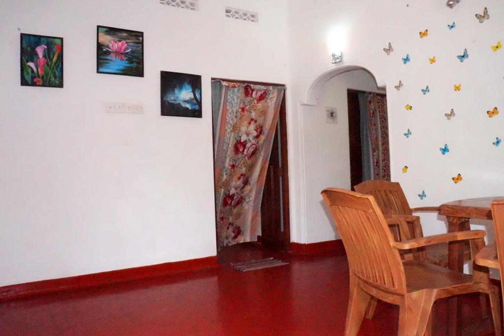 Little White House Otel Trincomalee Dış mekan fotoğraf