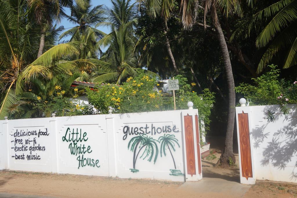 Little White House Otel Trincomalee Dış mekan fotoğraf