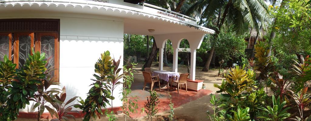 Little White House Otel Trincomalee Dış mekan fotoğraf