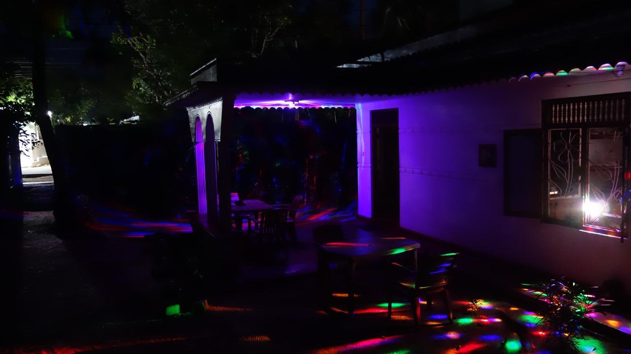 Little White House Otel Trincomalee Dış mekan fotoğraf